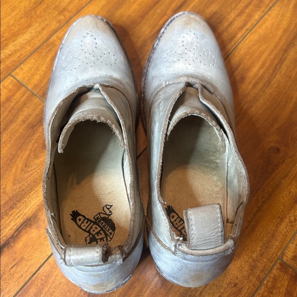 Freebird Leather “Sarah”
Shoe Booties in custom Silver Wash! - Picture 6 of 12
